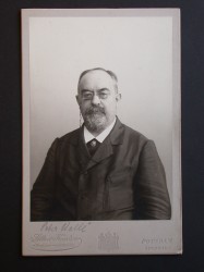 Prof. Peter Walle´