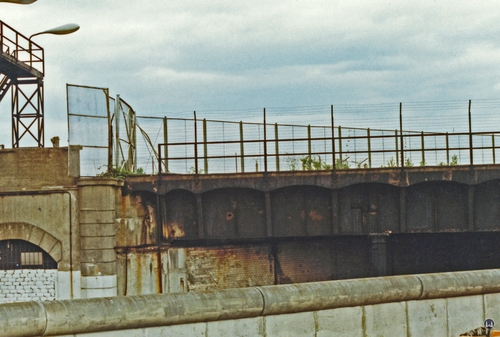 Die Berliner Mauer am Güterbahnhof Treptow