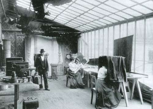 Arbeitsräume des Ateliers Waldemar Titzenthaler, gegen 1900. Landesarchiv Berlin