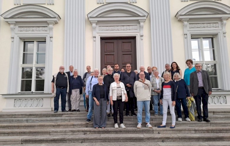 250728 gruppenfoto vor bellevue